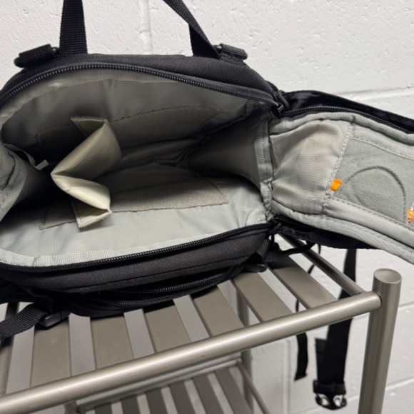 Lowepro Inverse 100 AW Beltpack - Picture 2 of 3